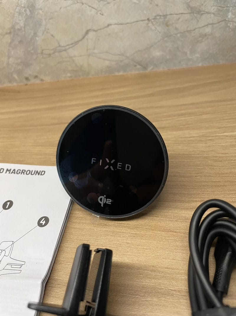 Recenze Fixed qi2 nabíječek do auta